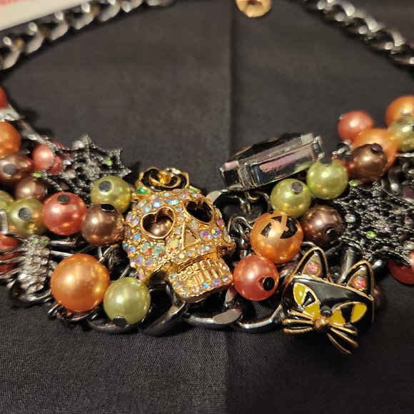 NWT BETSEY JOHNSON Sugar Skull Halloween Statement Bib Necklace - Picture 2 of 5